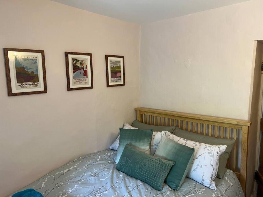 17Th Century Cottage With Hidden Garden Steeton Exterior foto
