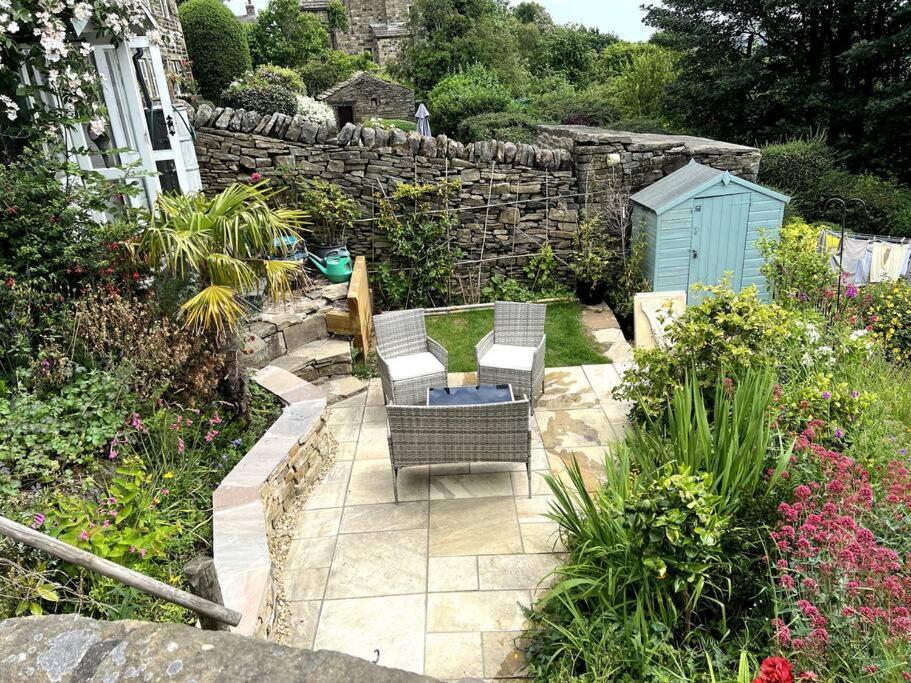 17Th Century Cottage With Hidden Garden Steeton Exterior foto